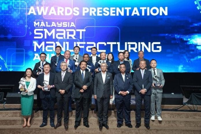 UWC Malaysia Smart Manufacturing Awards 2024 group photo